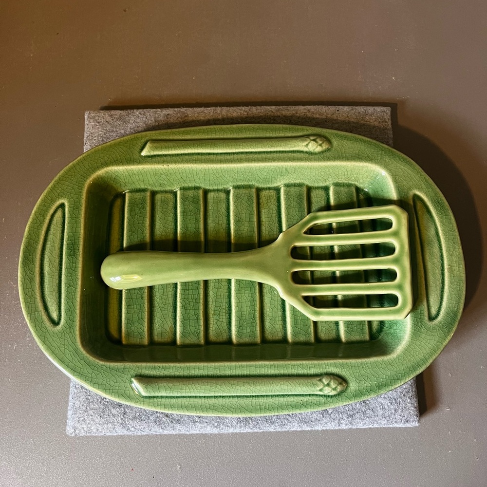 Vintage Majolica Asparagus Serving Dish With Spatula Made In Japan